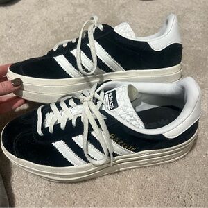 Platform Adidas Gazelle Sneakers